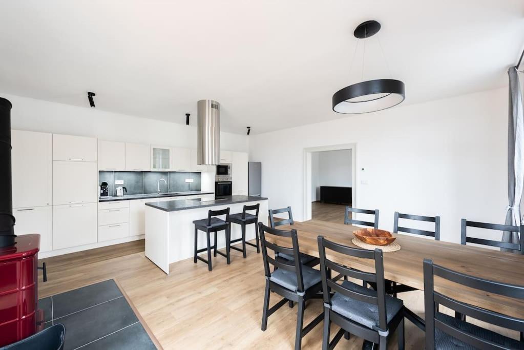 Vacov Apartment Buitenkant foto